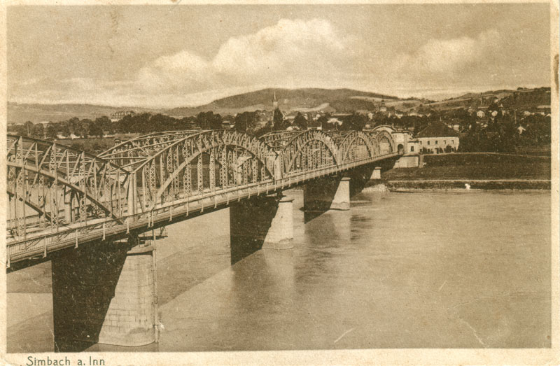 Blick auf die Bögen der Innbrücke in Richtung Simbach