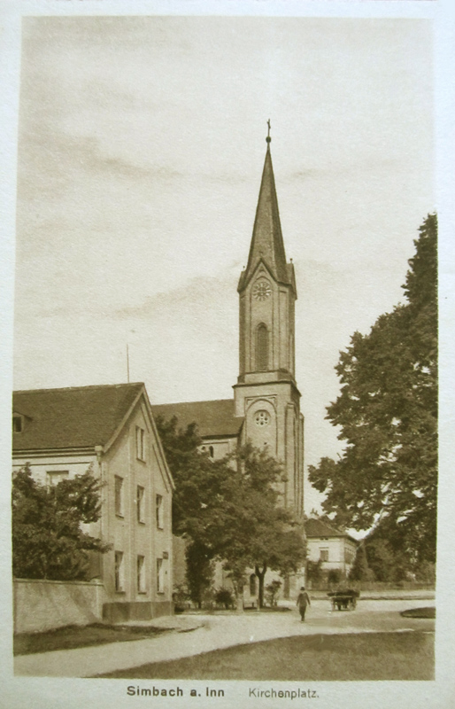 Im hinteren Teil des Gebäudes im Vordergrund, in dem sich Volksschule und Kloster Mariental befanden, war das Simbacher Lazarett eingerichtet