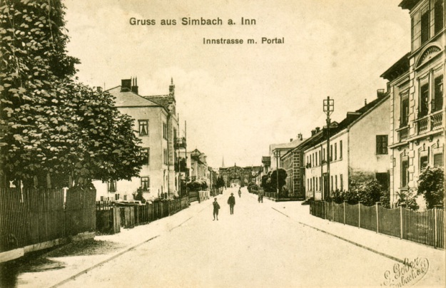 Die Innstraße zwischen Viadukt und Innbrücke, um 1910