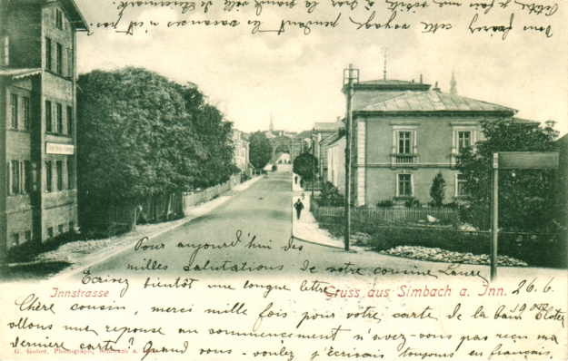 Die Innstraße Richtung Innbrücke um das Jahr 1900