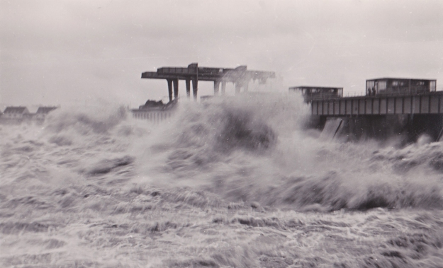 Inn-Kraftwerk beim Hochwasser 1954 (Familienarchiv Lehner)