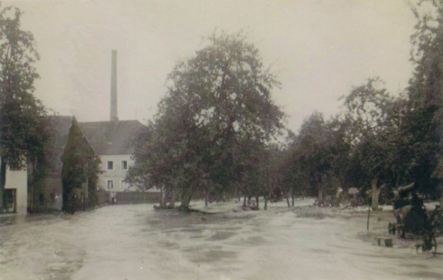 Simbach-Hochwasser 1938 in der Bachstraße (Archiv Huber)