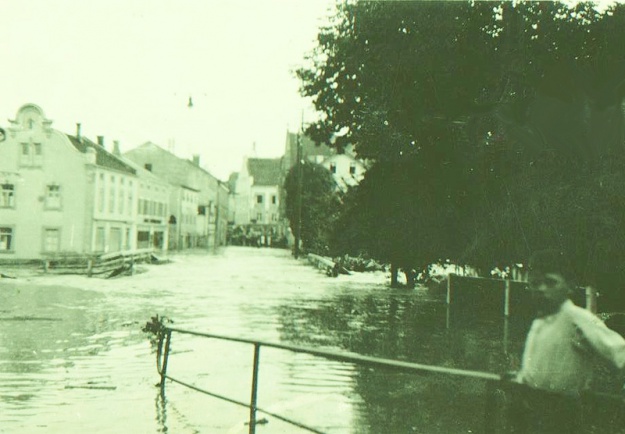 Simbach-Hochwasser 1938 in der Passauer Straße (Archiv Huber)
