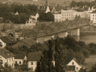 Ansicht der kompletten Innbrücke aus der Ferne, um 1928