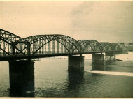 Privatfoto der Innbrücke von Braunau Richtung Simbach, aufgenommen im Januar 1941