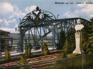 Der Braunauer Brückenkopf mit Kaiserdenkmal, um 1918