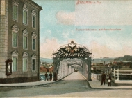 Der österreichische Brückenabschluss der Innbrücke um 1900