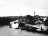 Hochwasser 1899, Blick vom Viadukt auf die äußere Innstraße (entnommen aus dem Buch